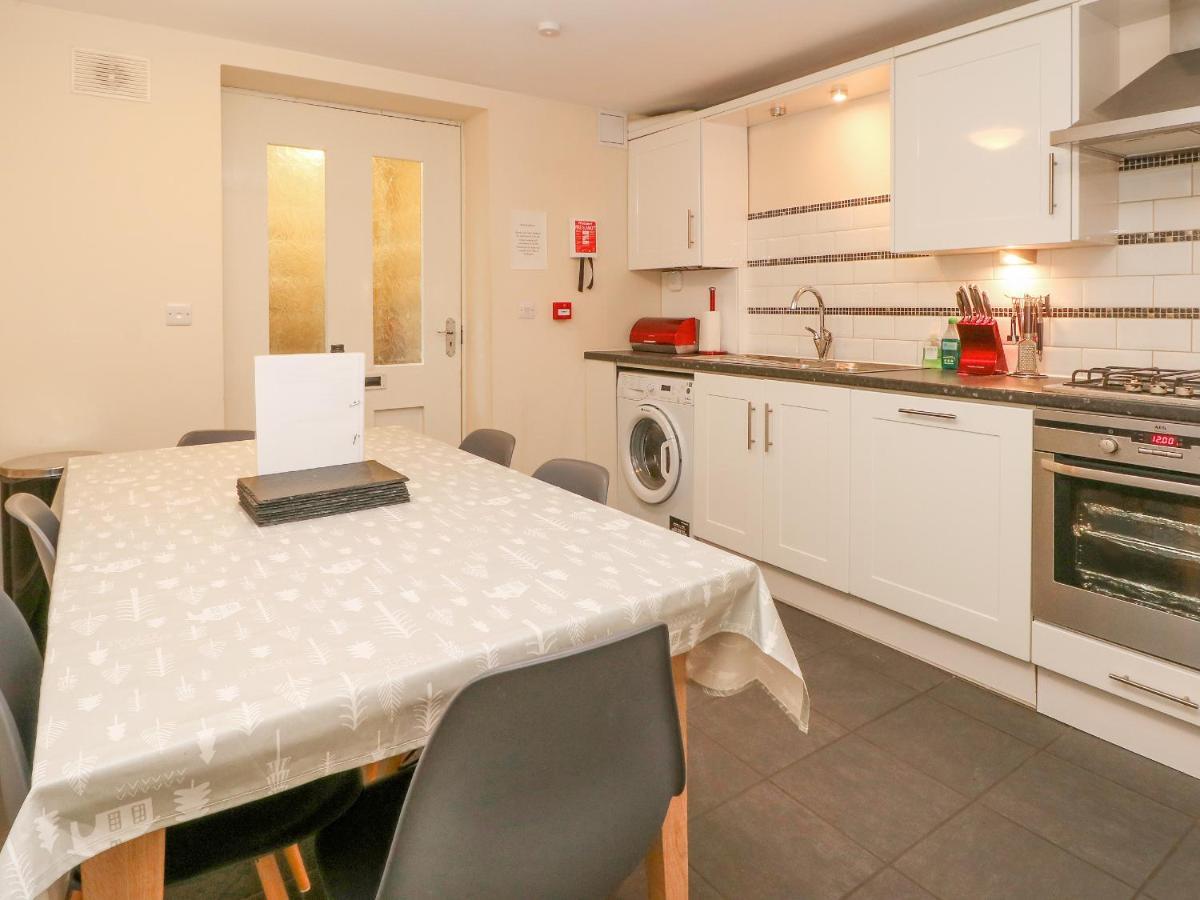 1 Southgate Apartment