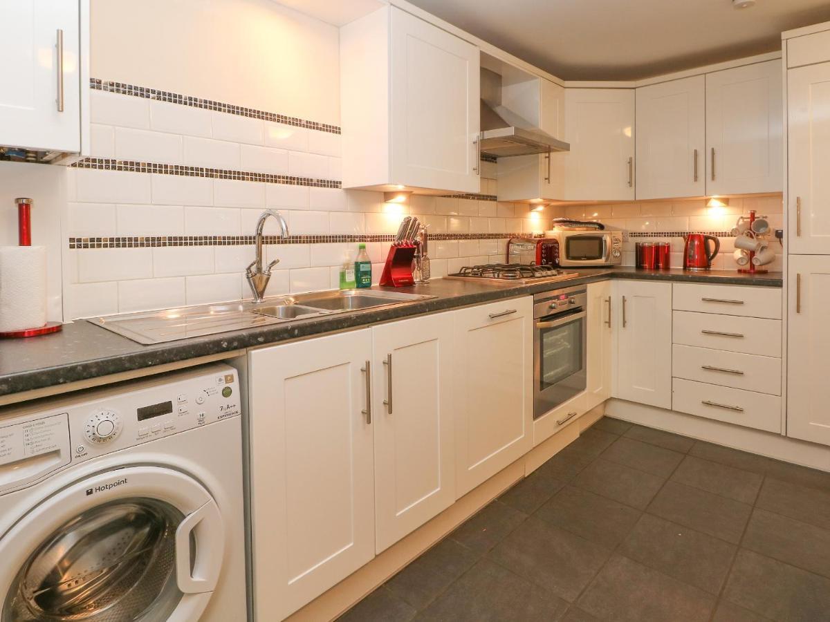 1 Southgate Apartment *